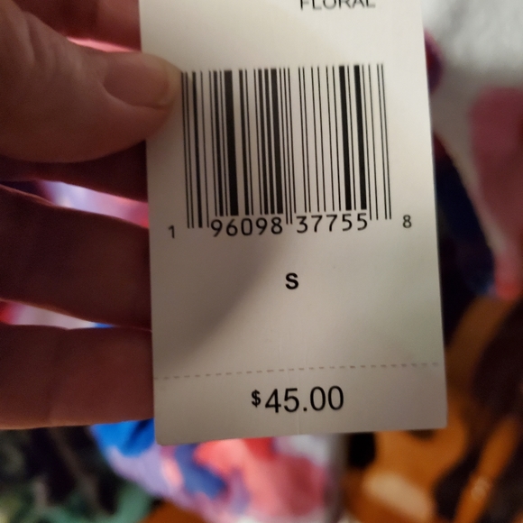 Juicy Couture Terry crop top and ruched short set. - Picture 3 of 5